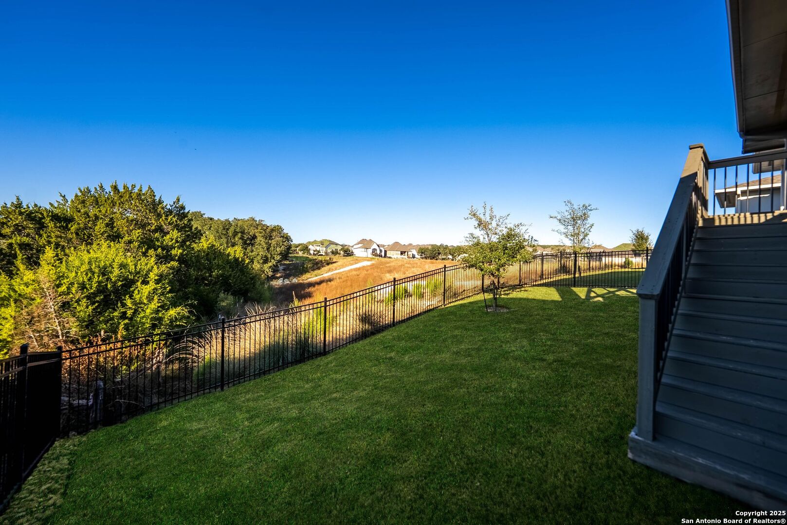 main property photo 5