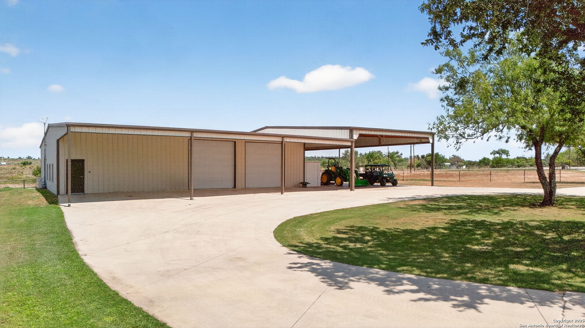 main property photo 36