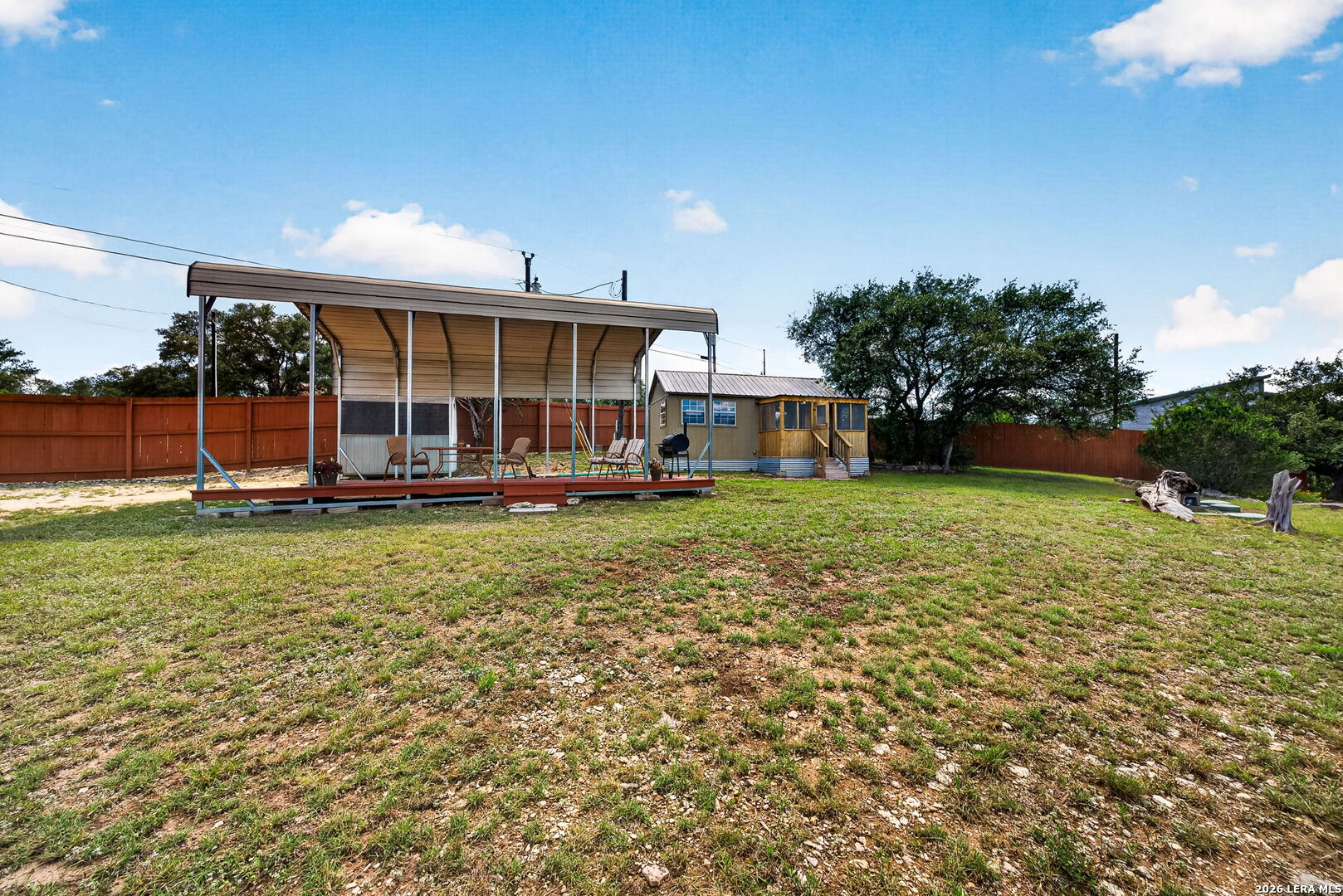 main property photo 11
