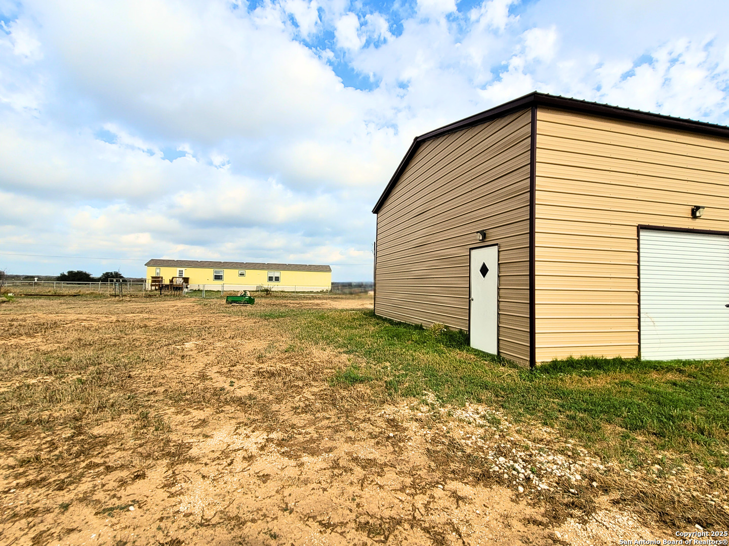 main property photo 8