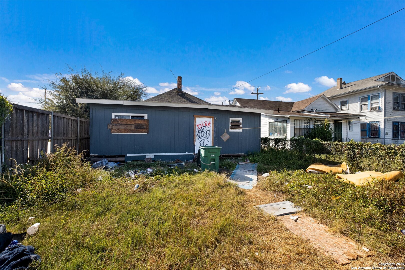 main property photo 28