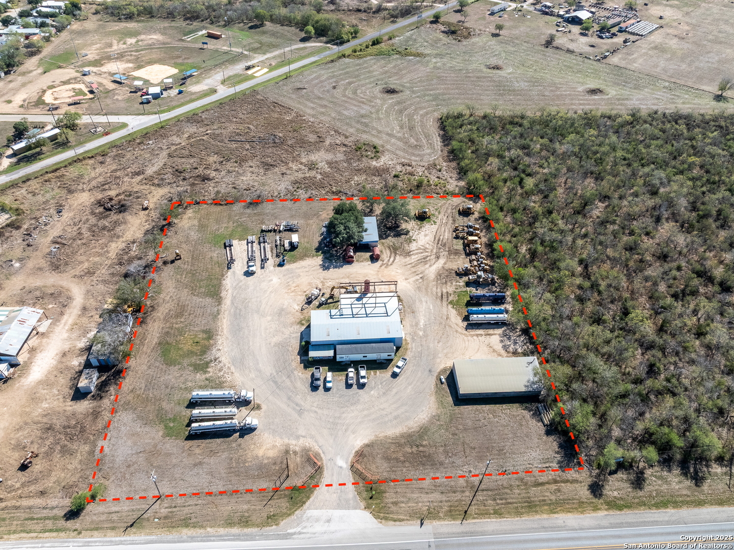 main property photo 11