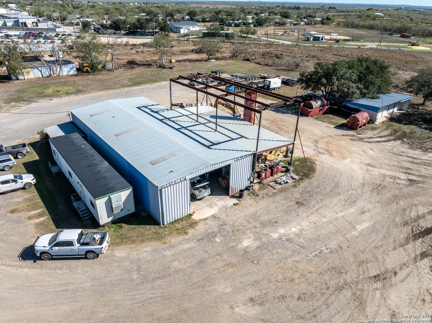 main property photo 14