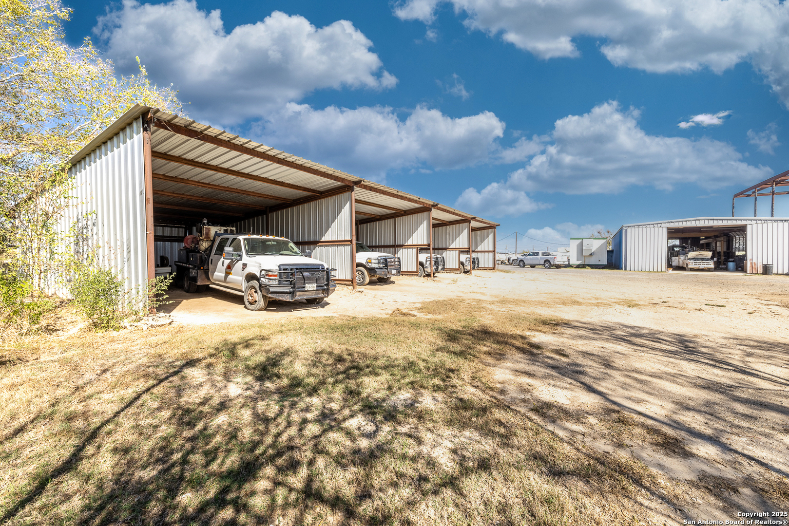 main property photo 8