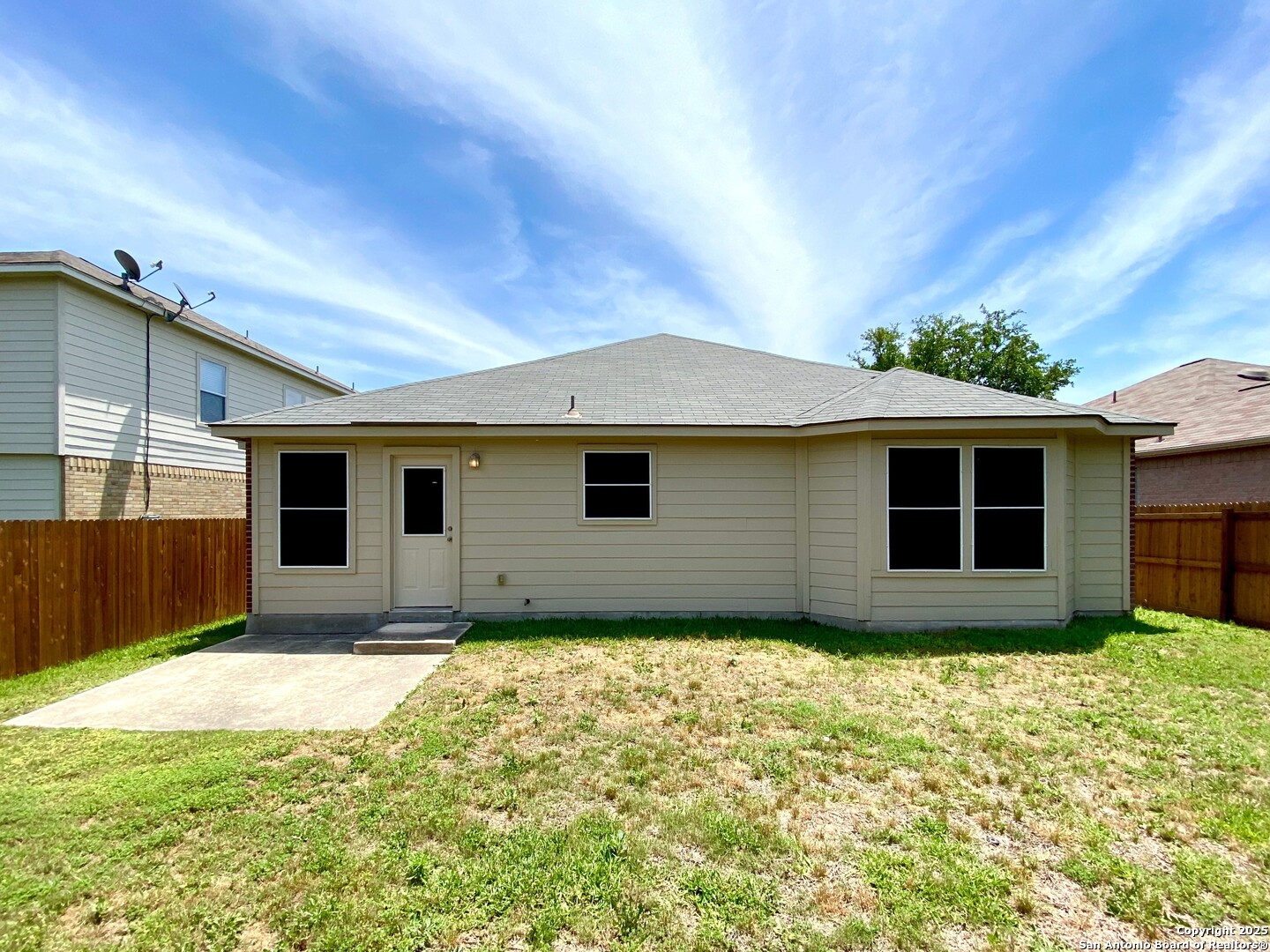 main property photo 3