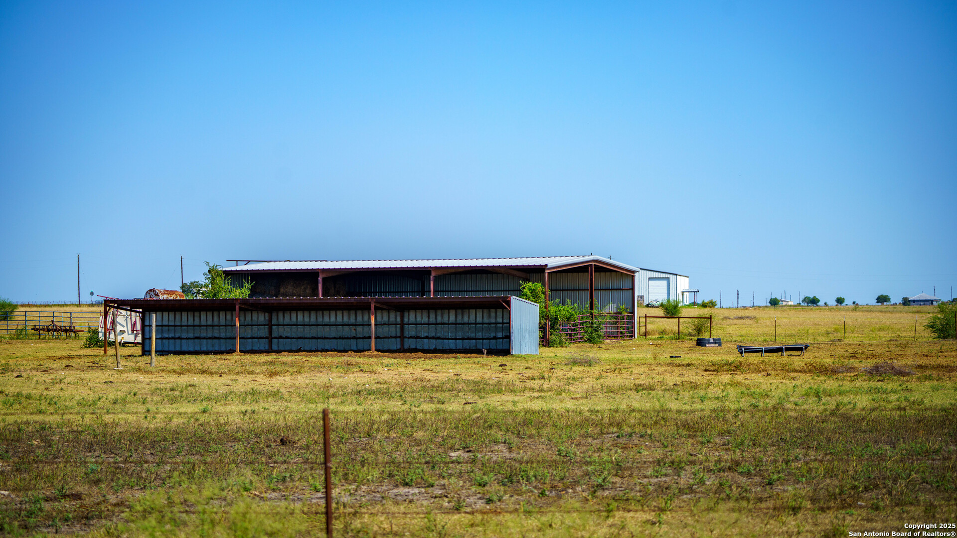 main property photo 10