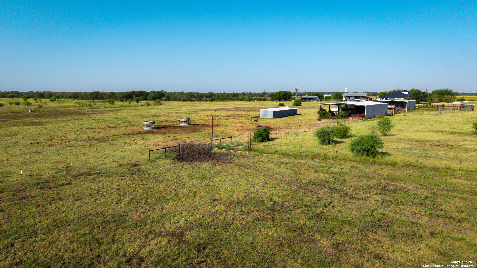 main property photo 16