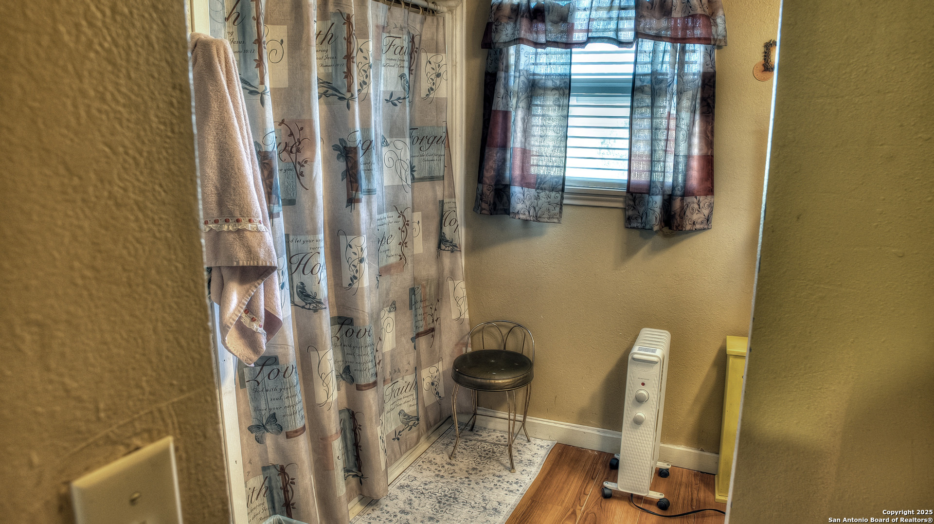 main property photo 35