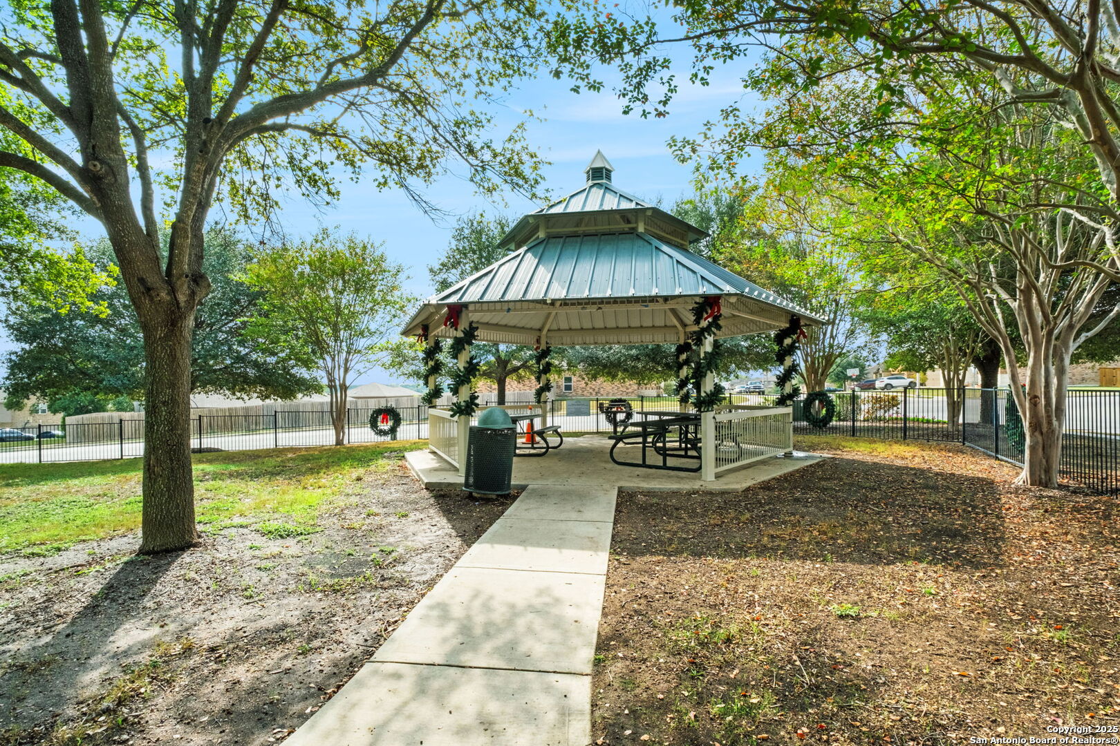 main property photo 27