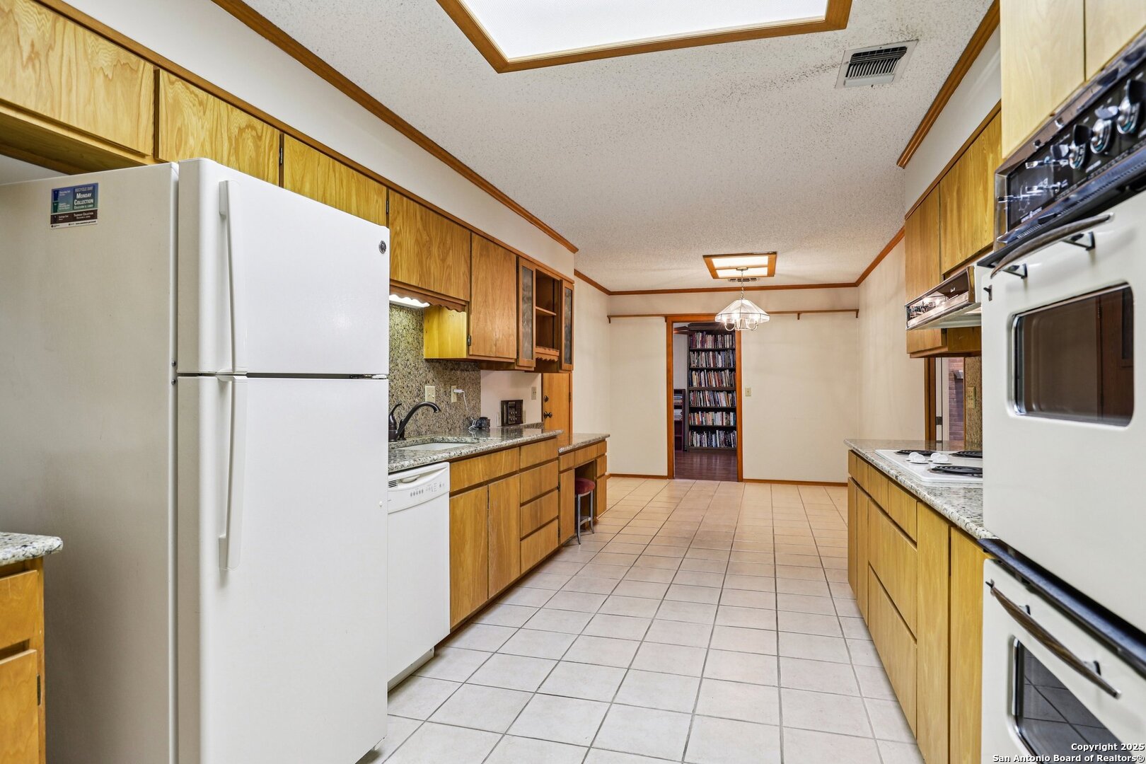 main property photo 13