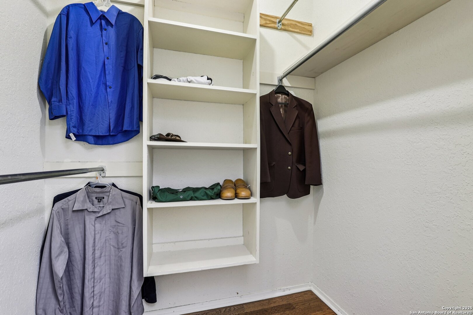 main property photo 17