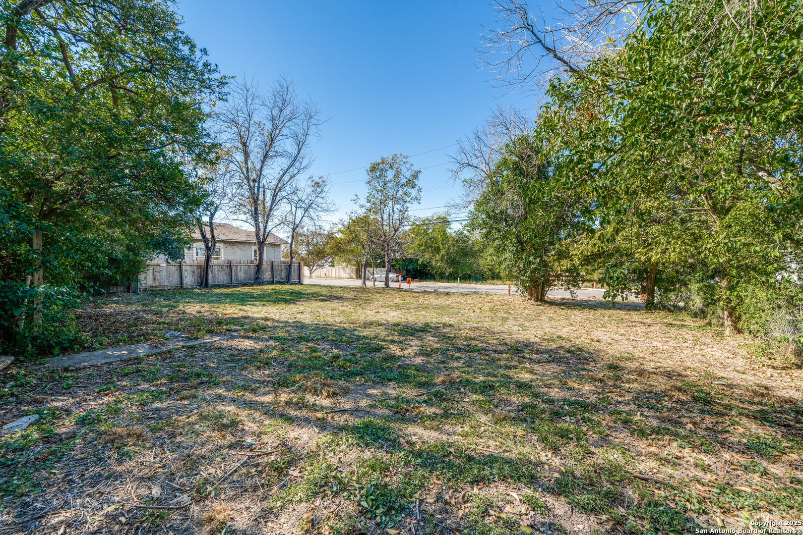 main property photo 3