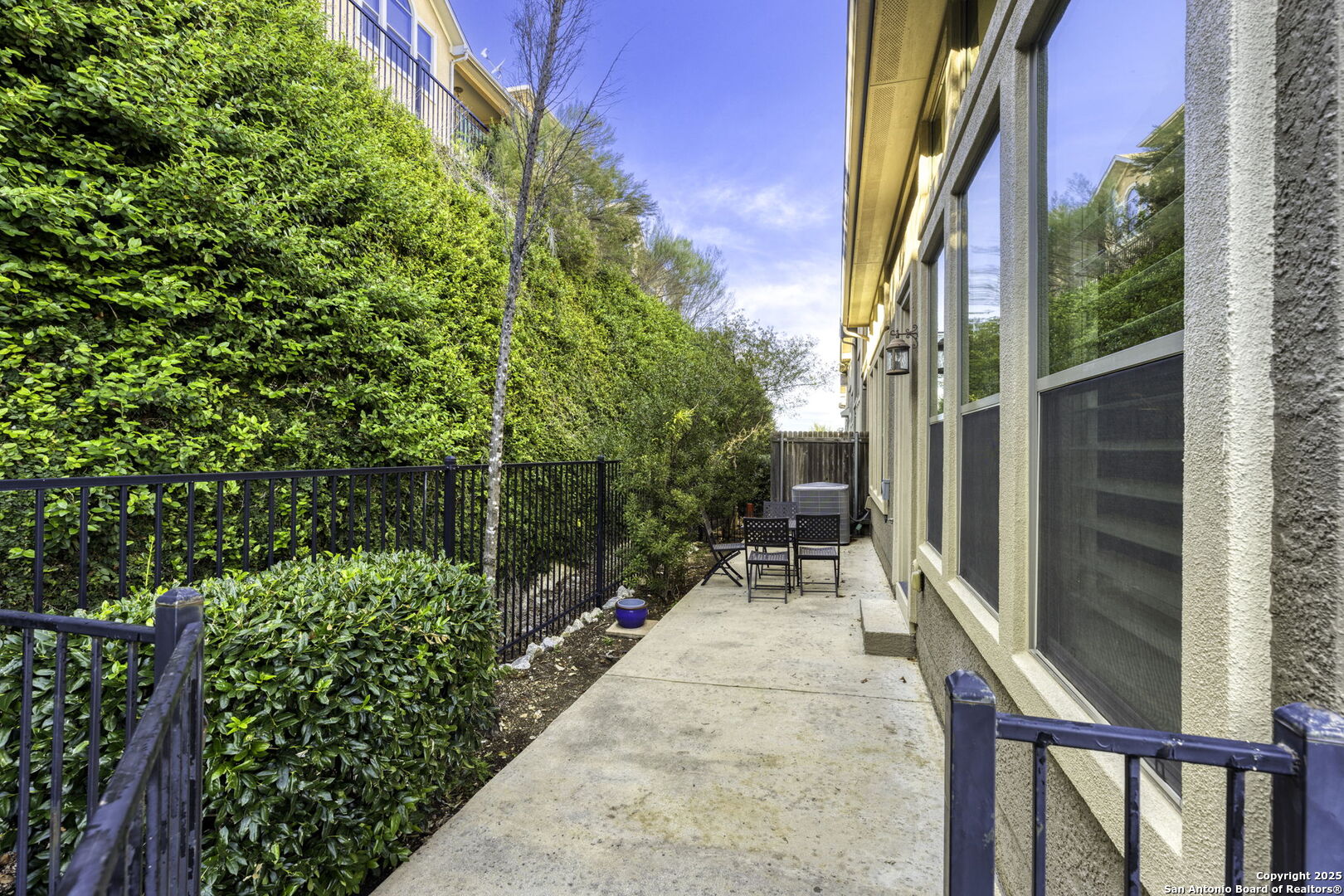 main property photo 10
