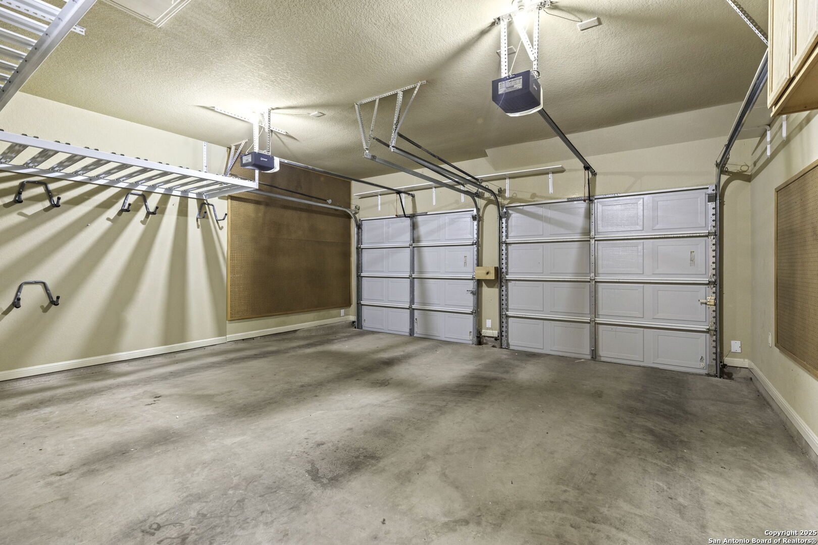main property photo 11