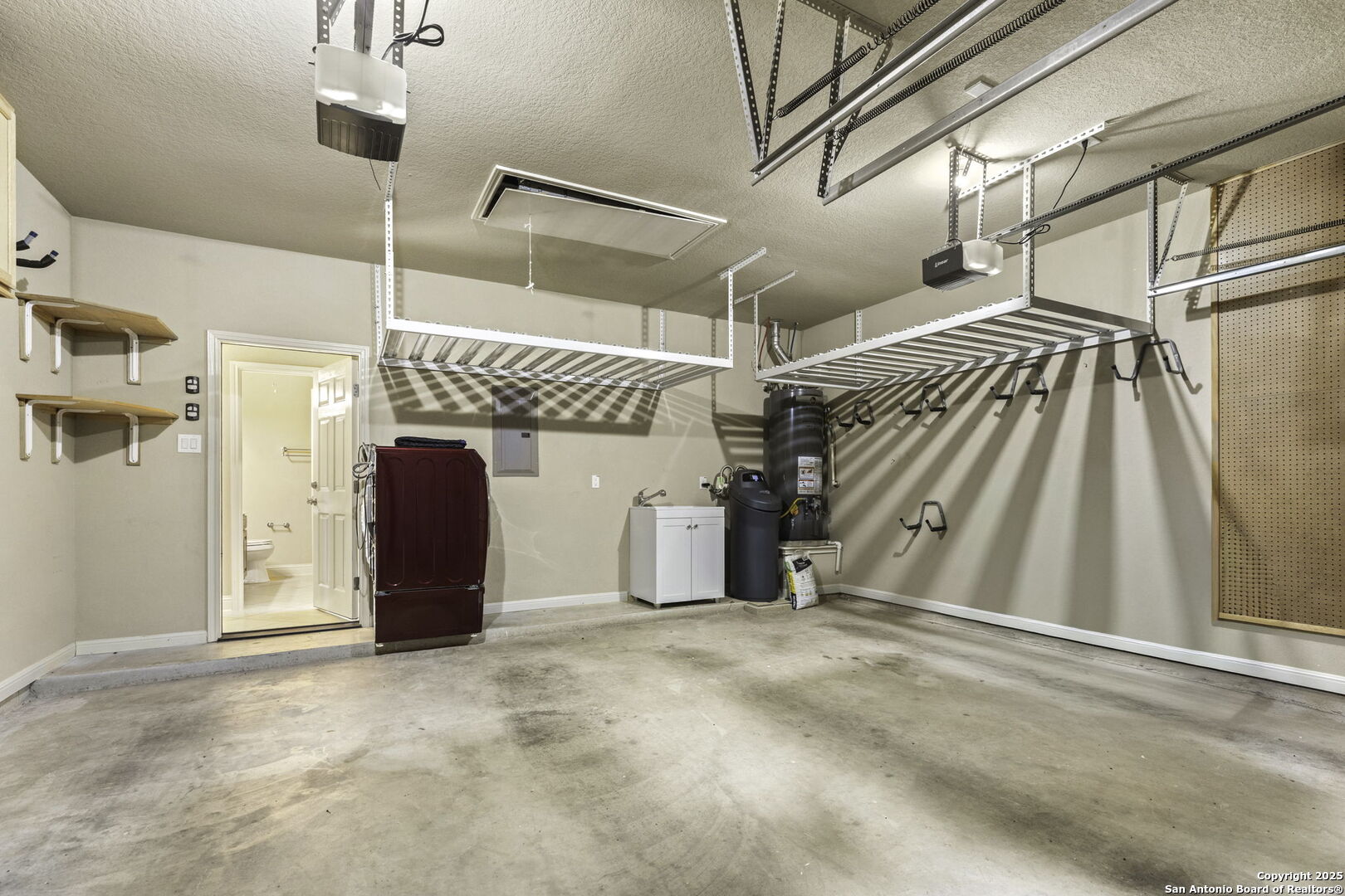 main property photo 12