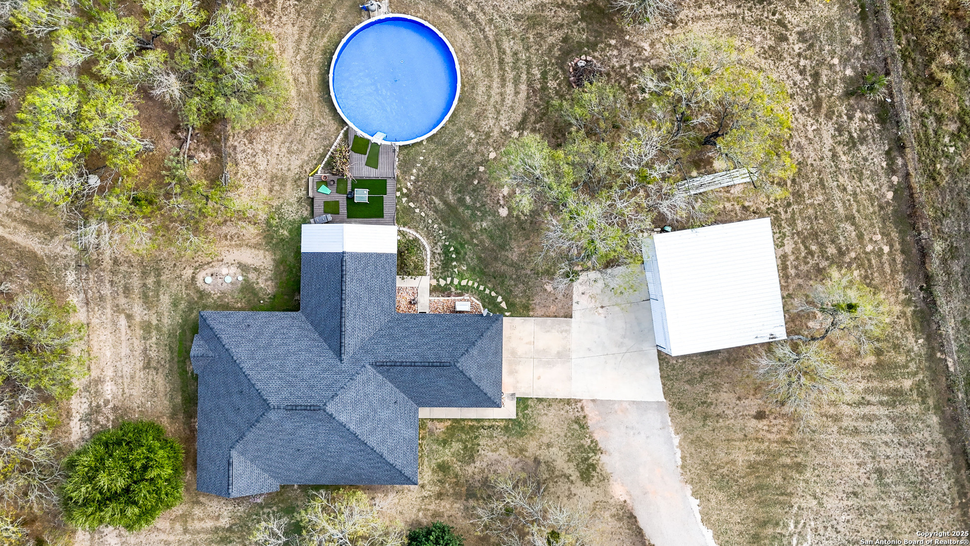 main property photo 36