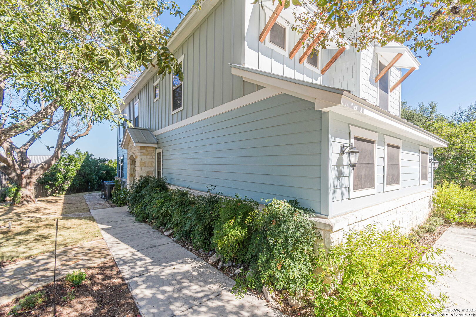 main property photo 38