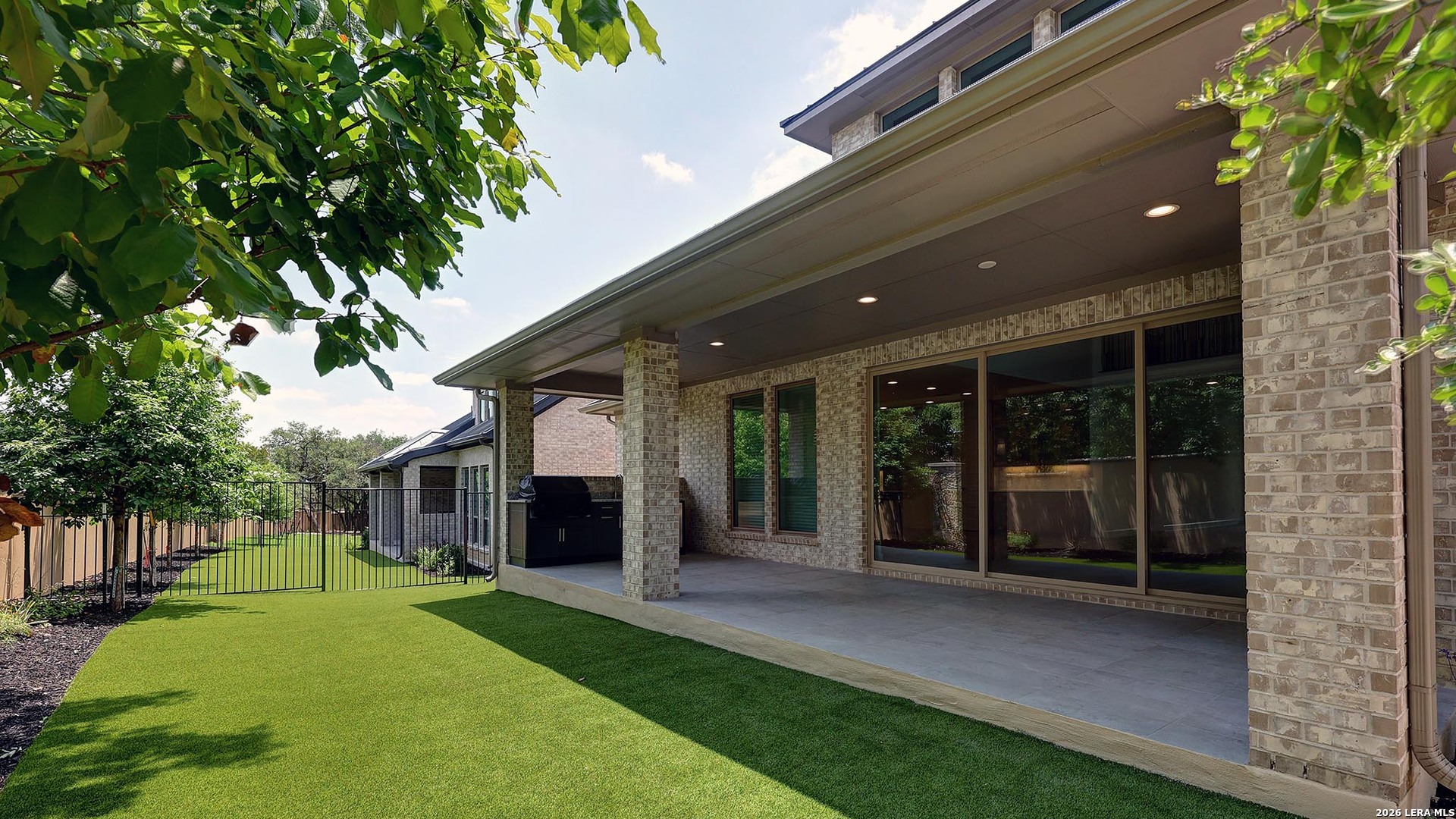 main property photo 27