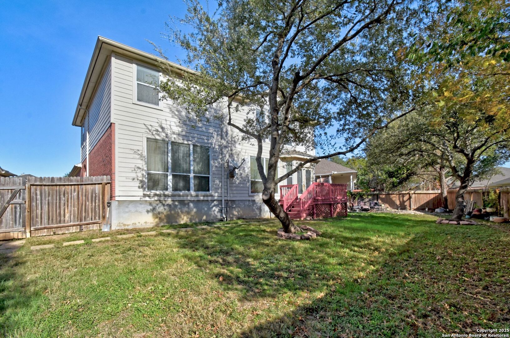 main property photo 16