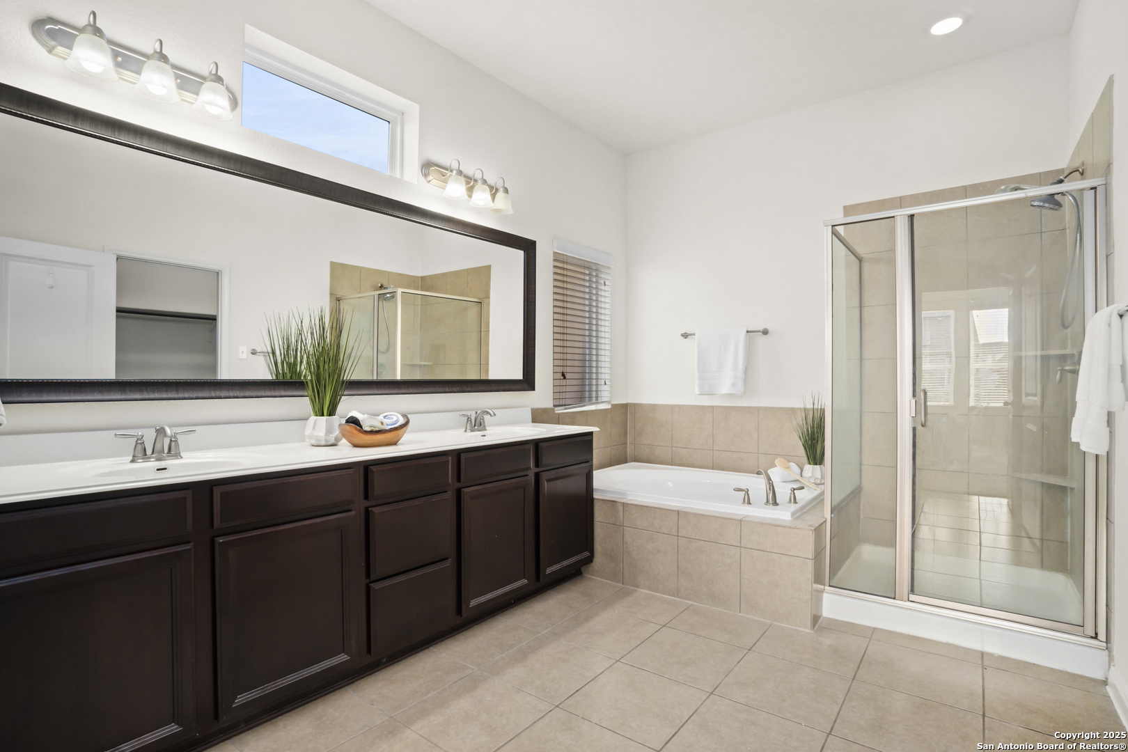 property viewer photo 14