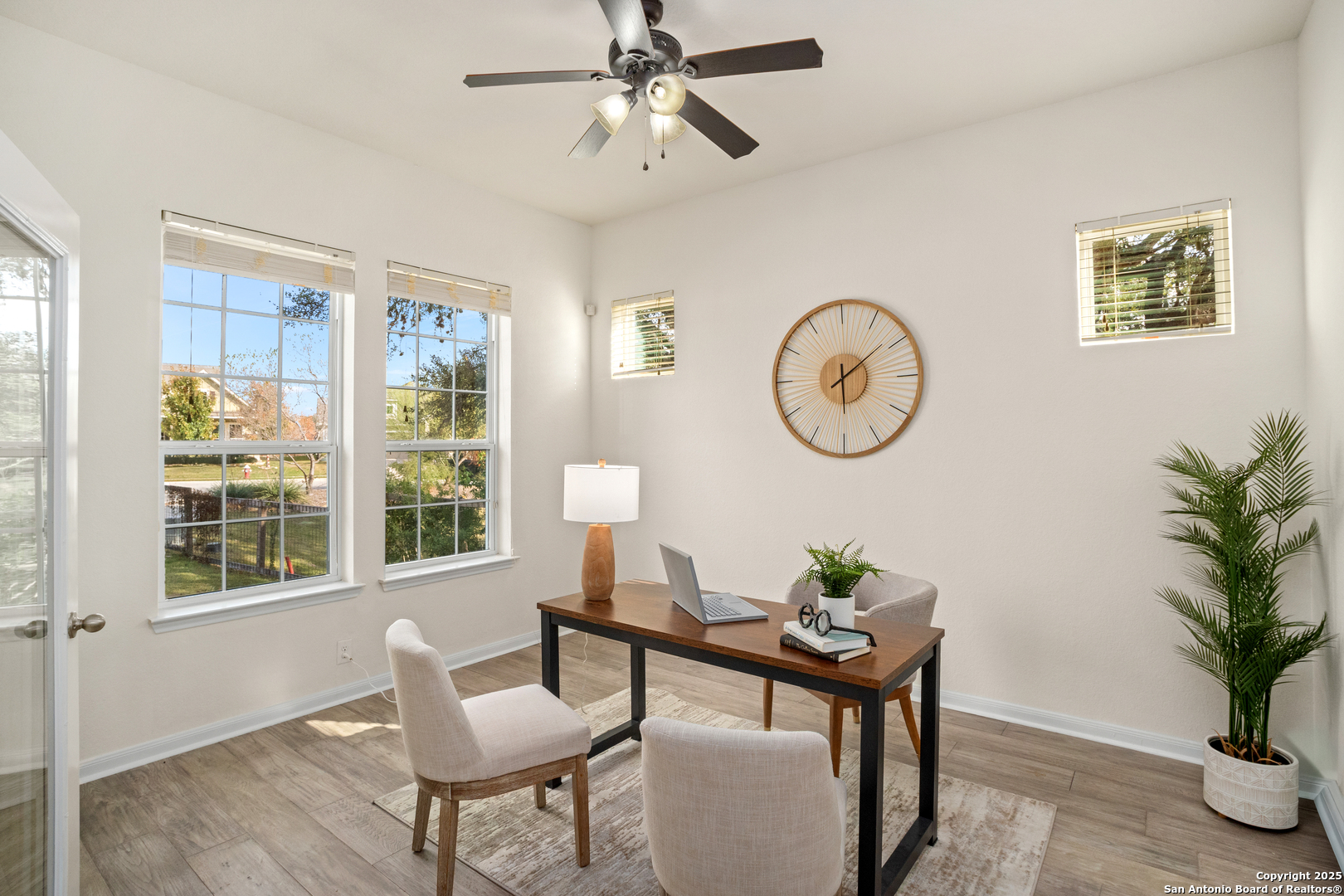 property viewer photo 15