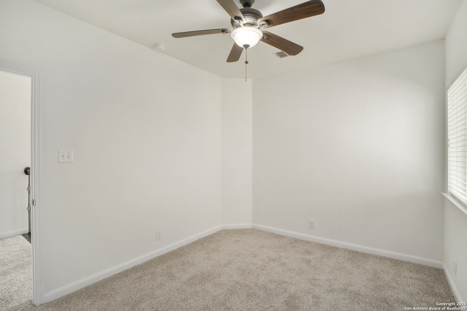 property viewer photo 18