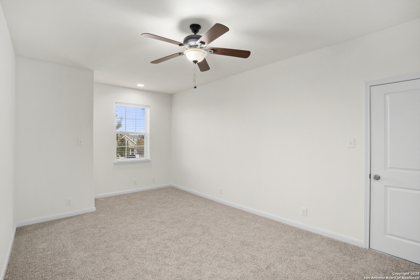 property viewer photo 24