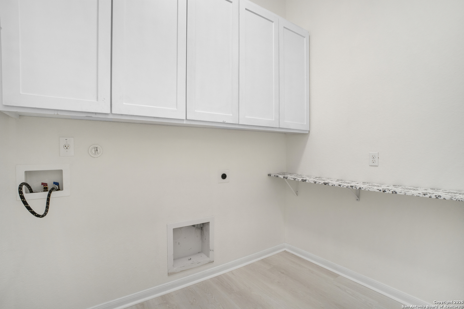 property viewer photo 25