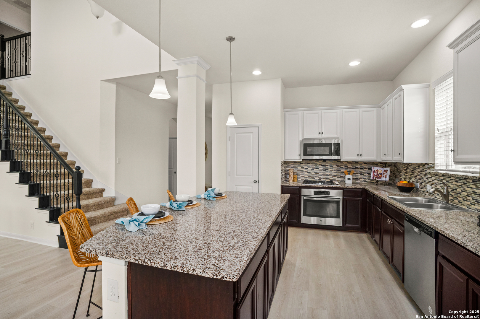 property viewer photo 9