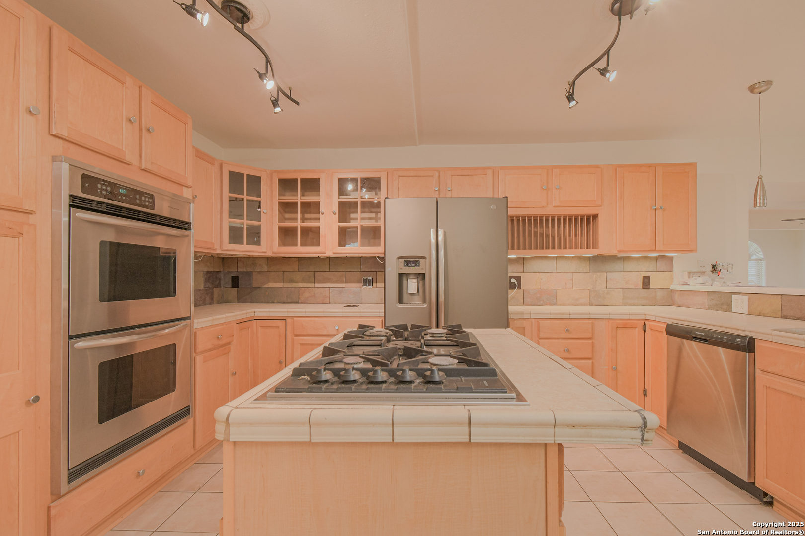 main property photo 16