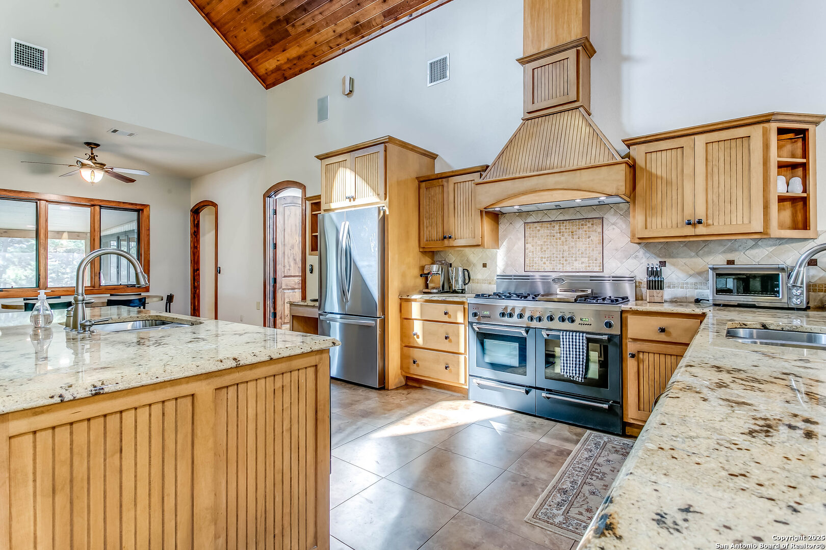 main property photo 11