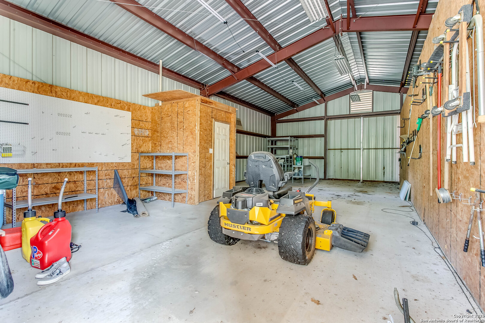 main property photo 34