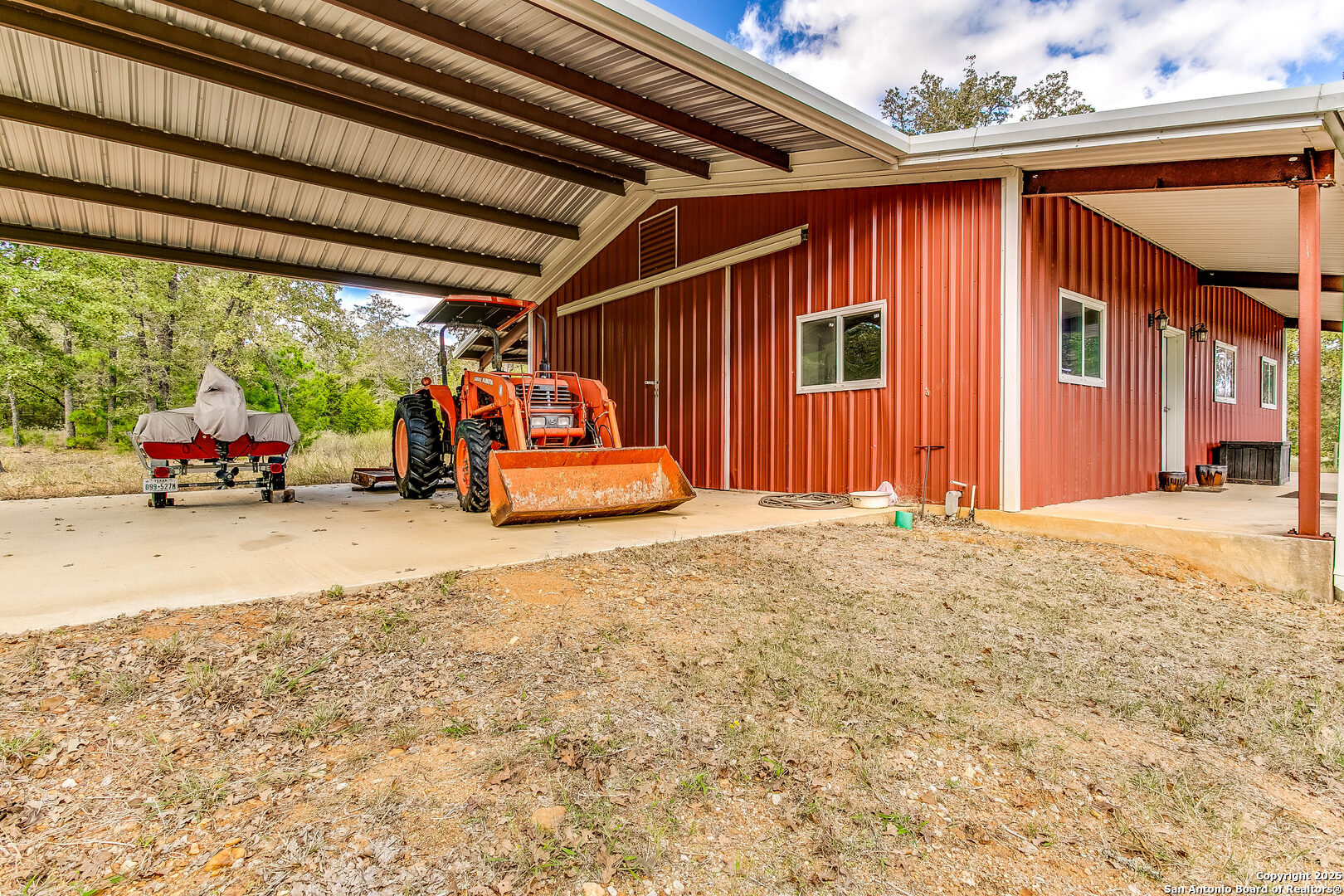 main property photo 35