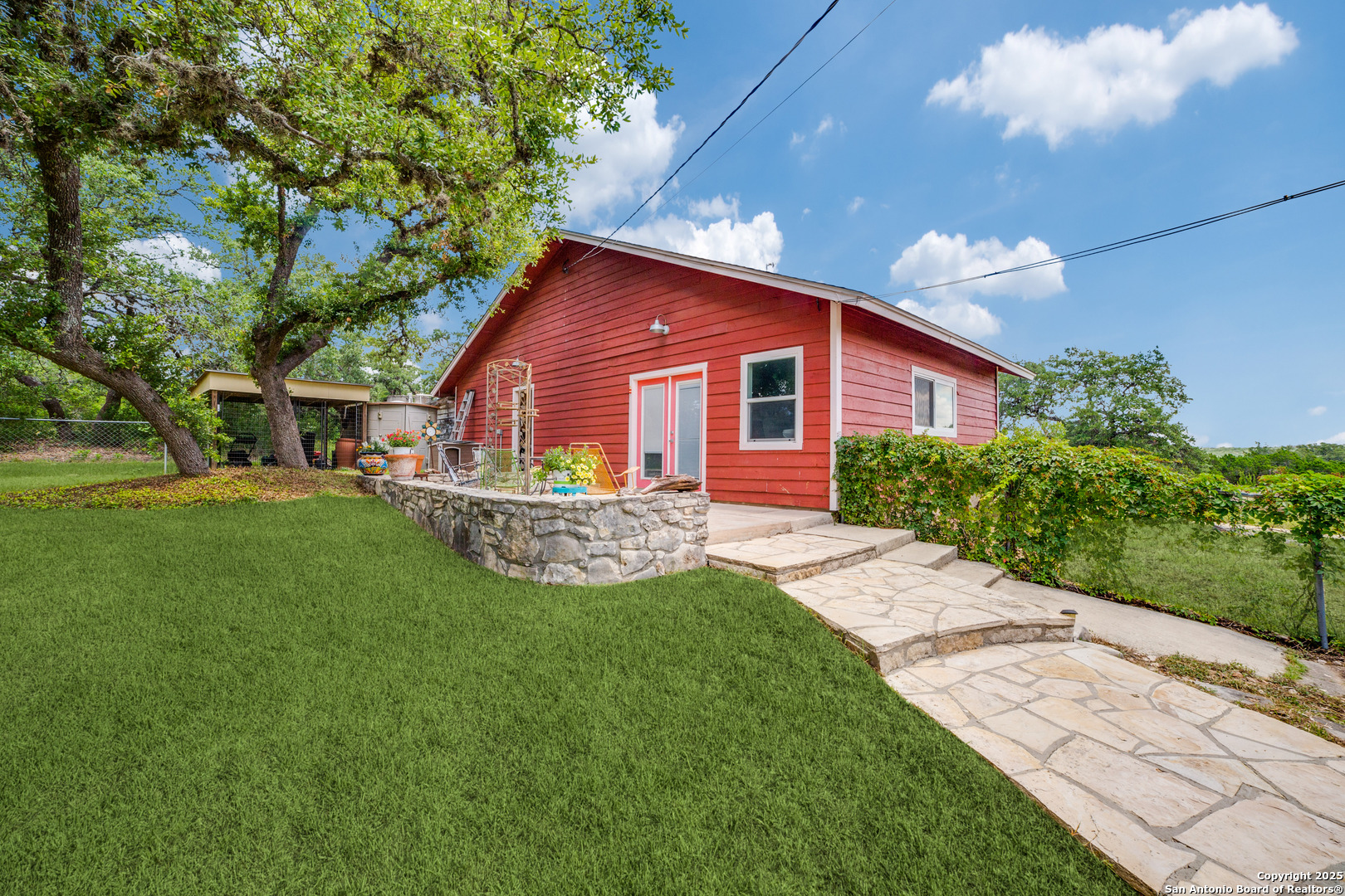 main property photo 16