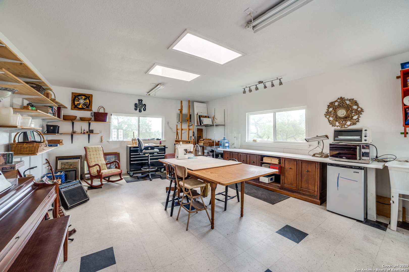 main property photo 17