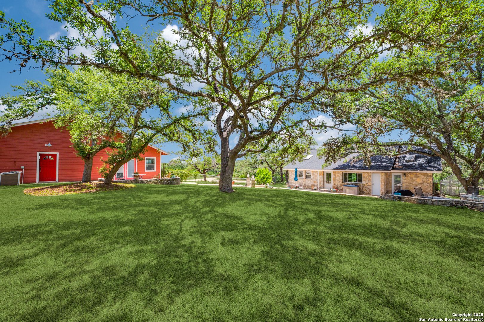 main property photo 32
