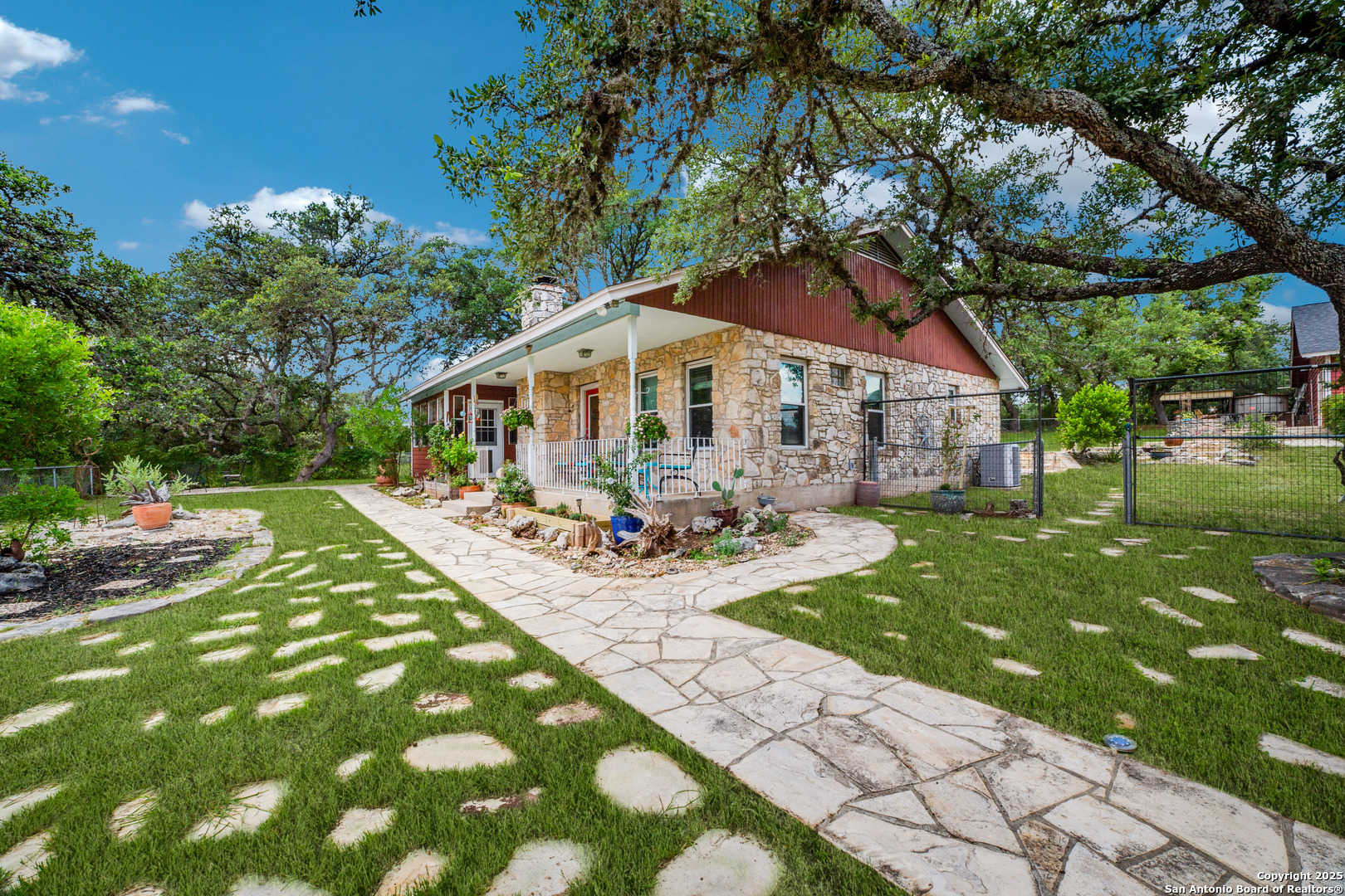 main property photo 35