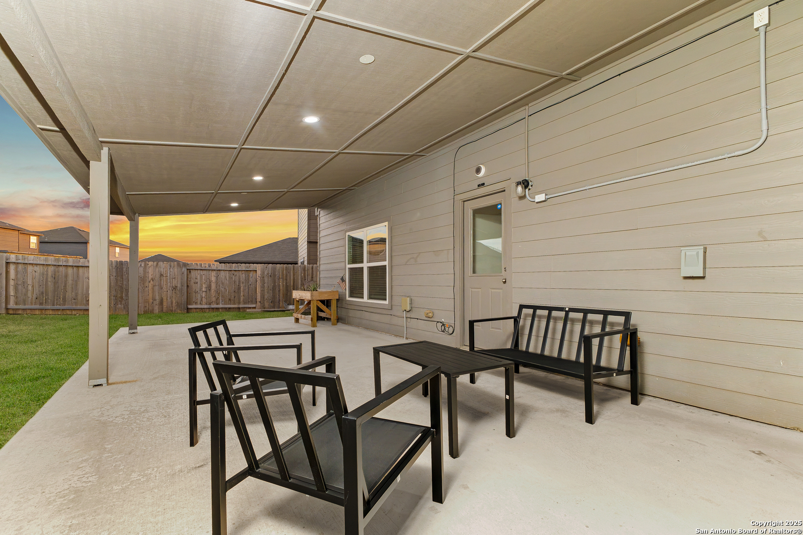 main property photo 32