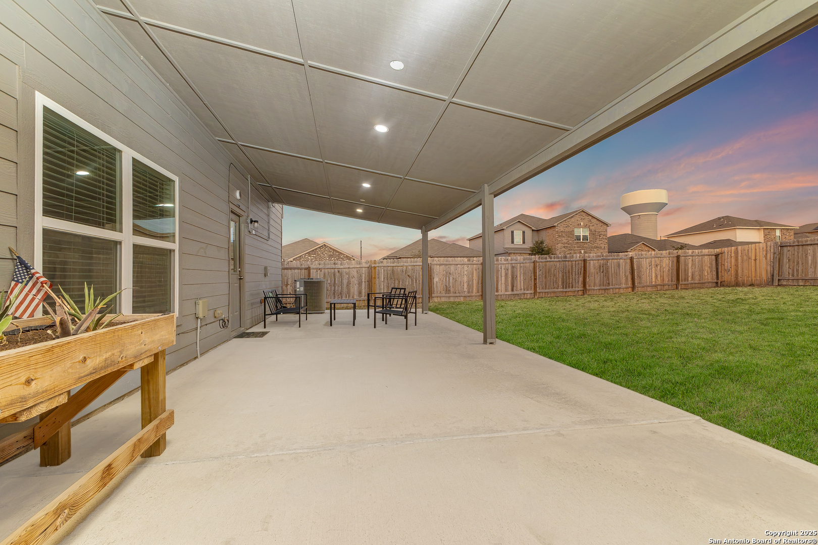 main property photo 33