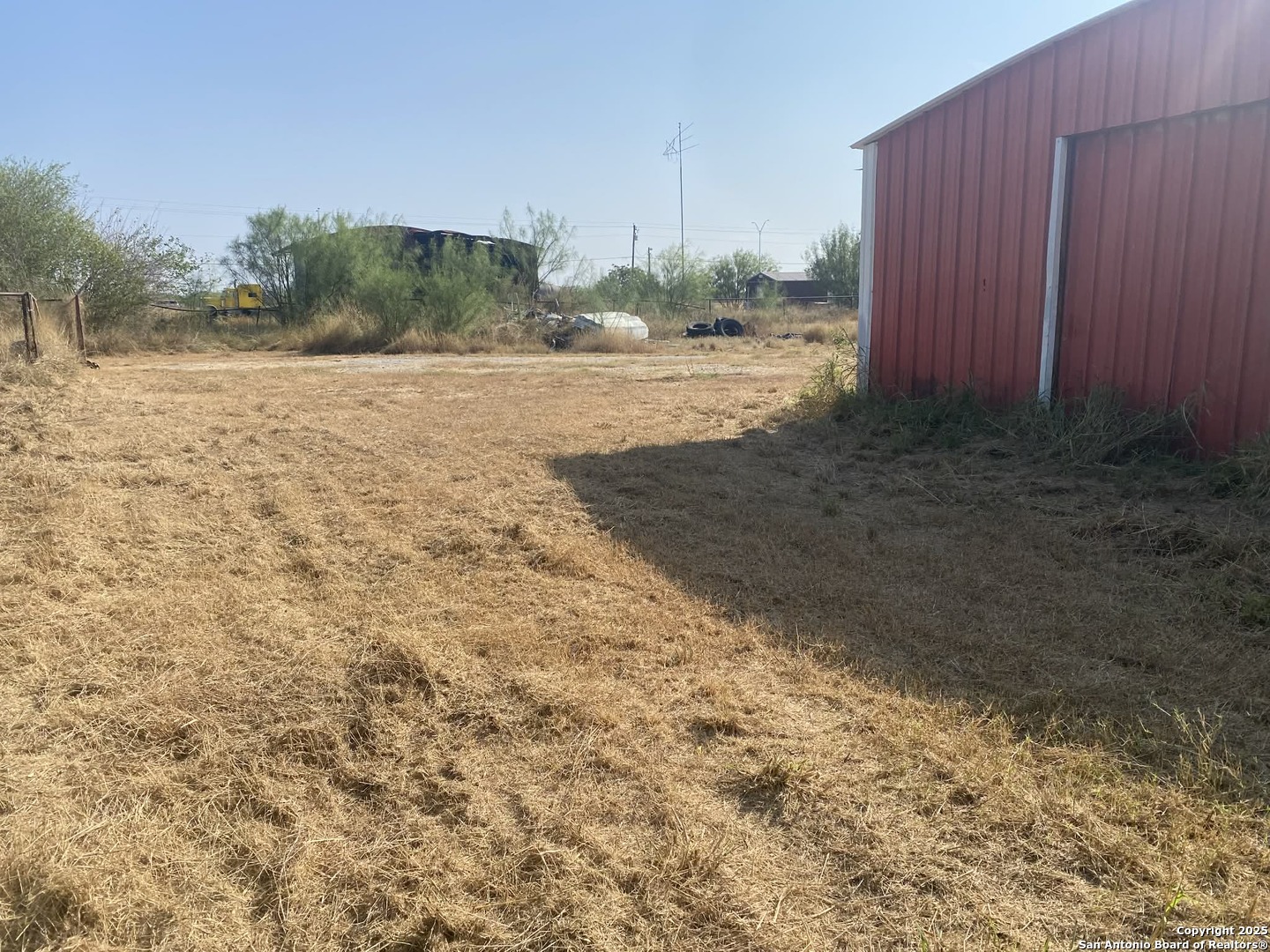 main property photo 4