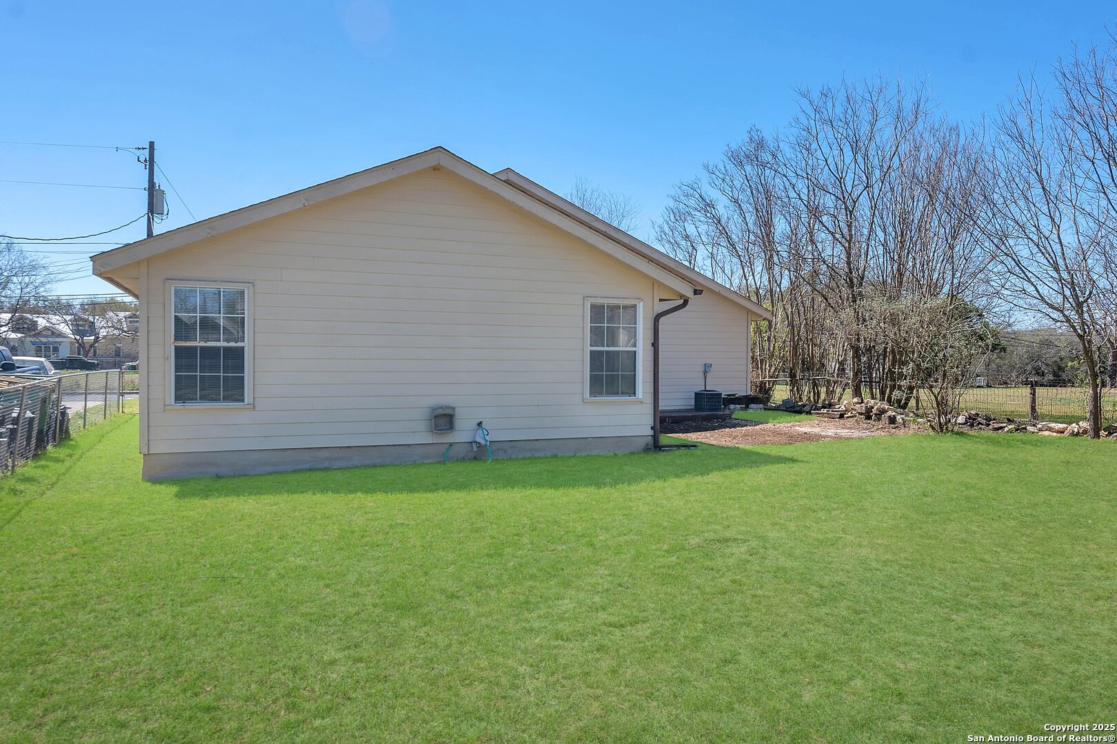 main property photo 22