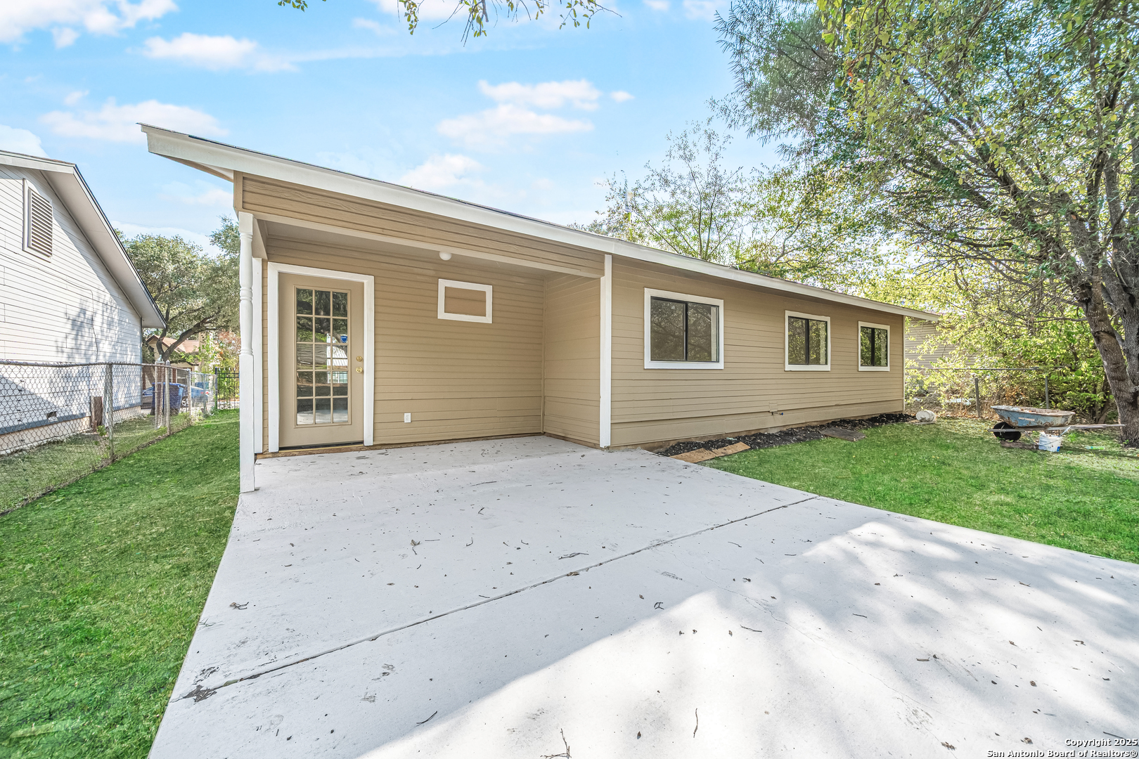 main property photo 32