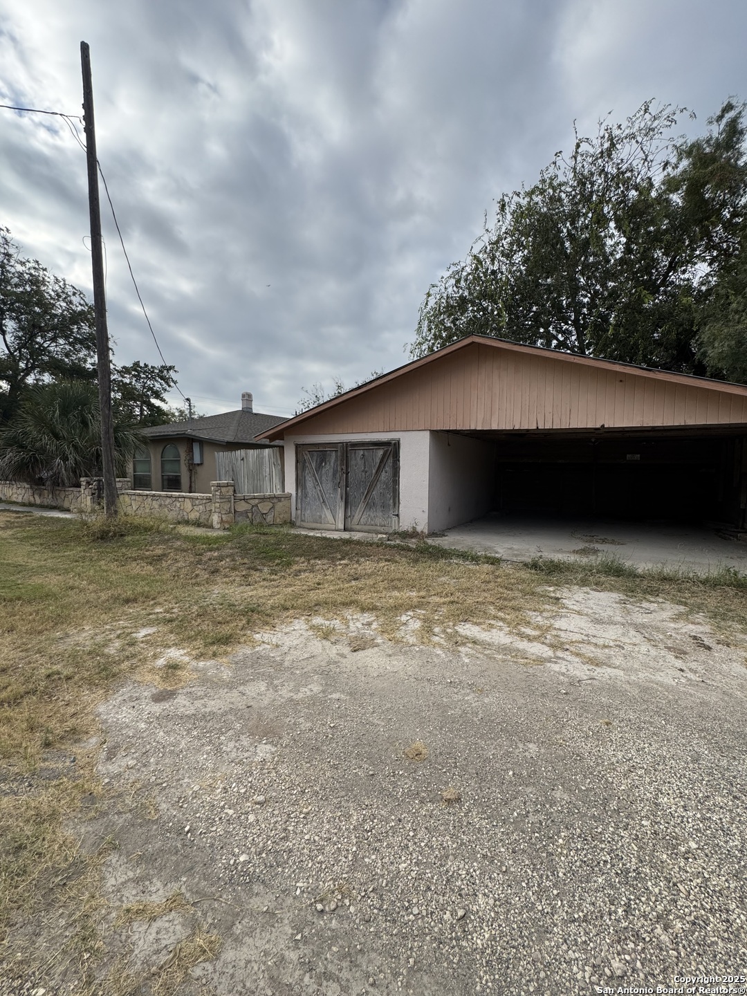 main property photo 16