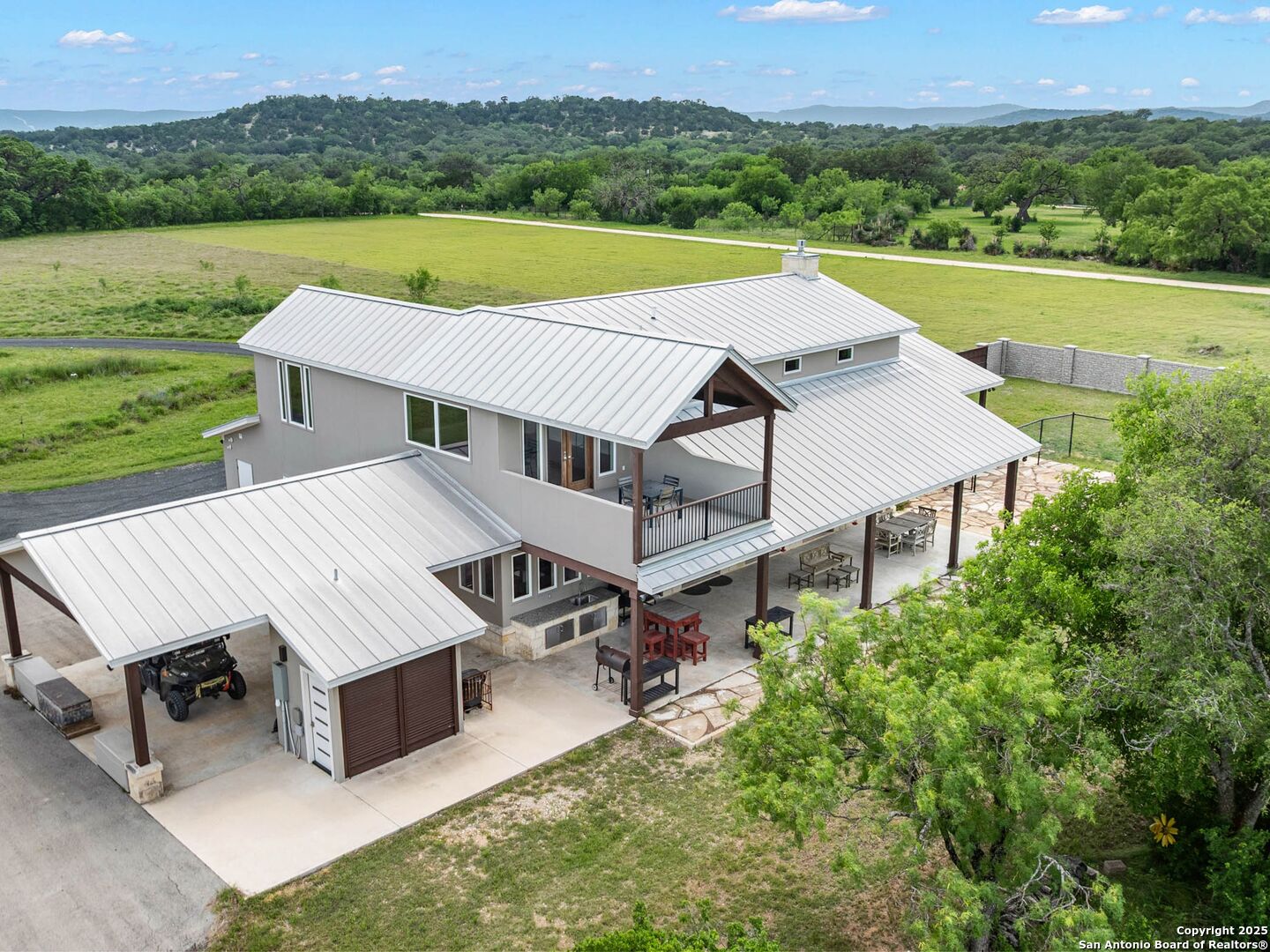 main property photo 10