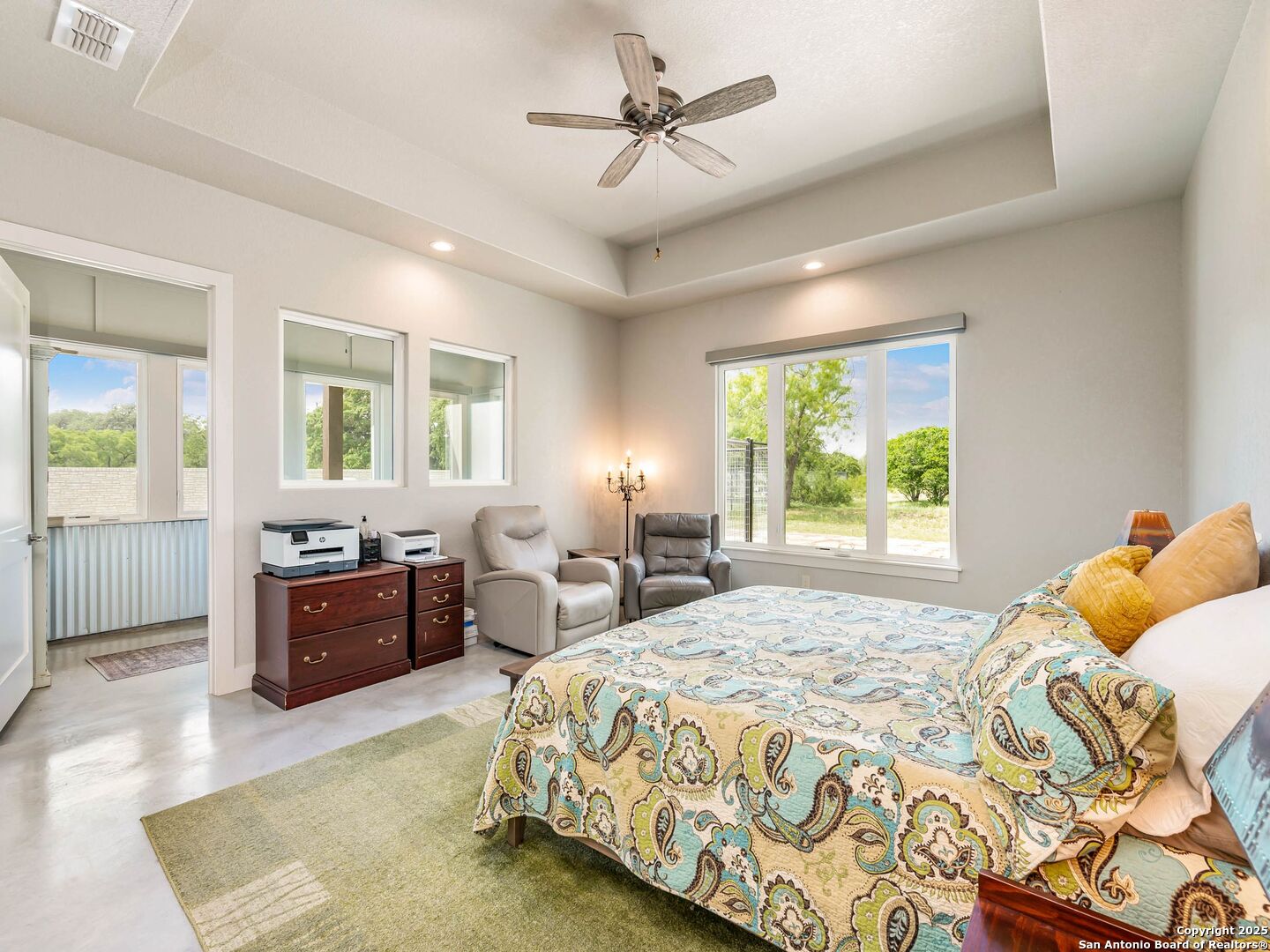 main property photo 28