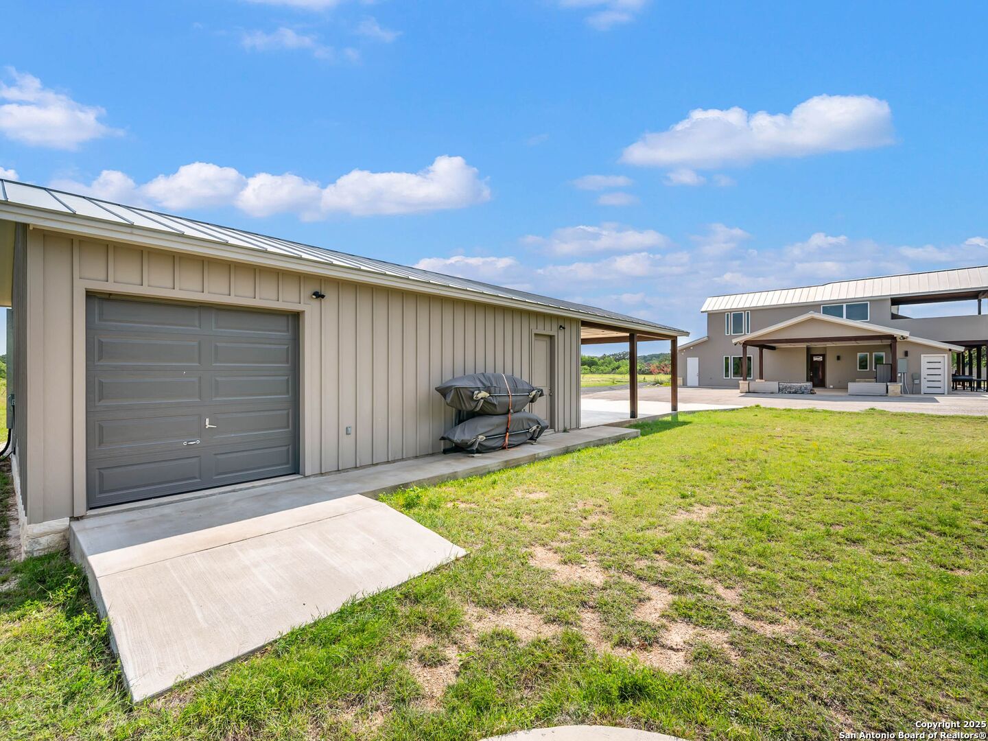 main property photo 51