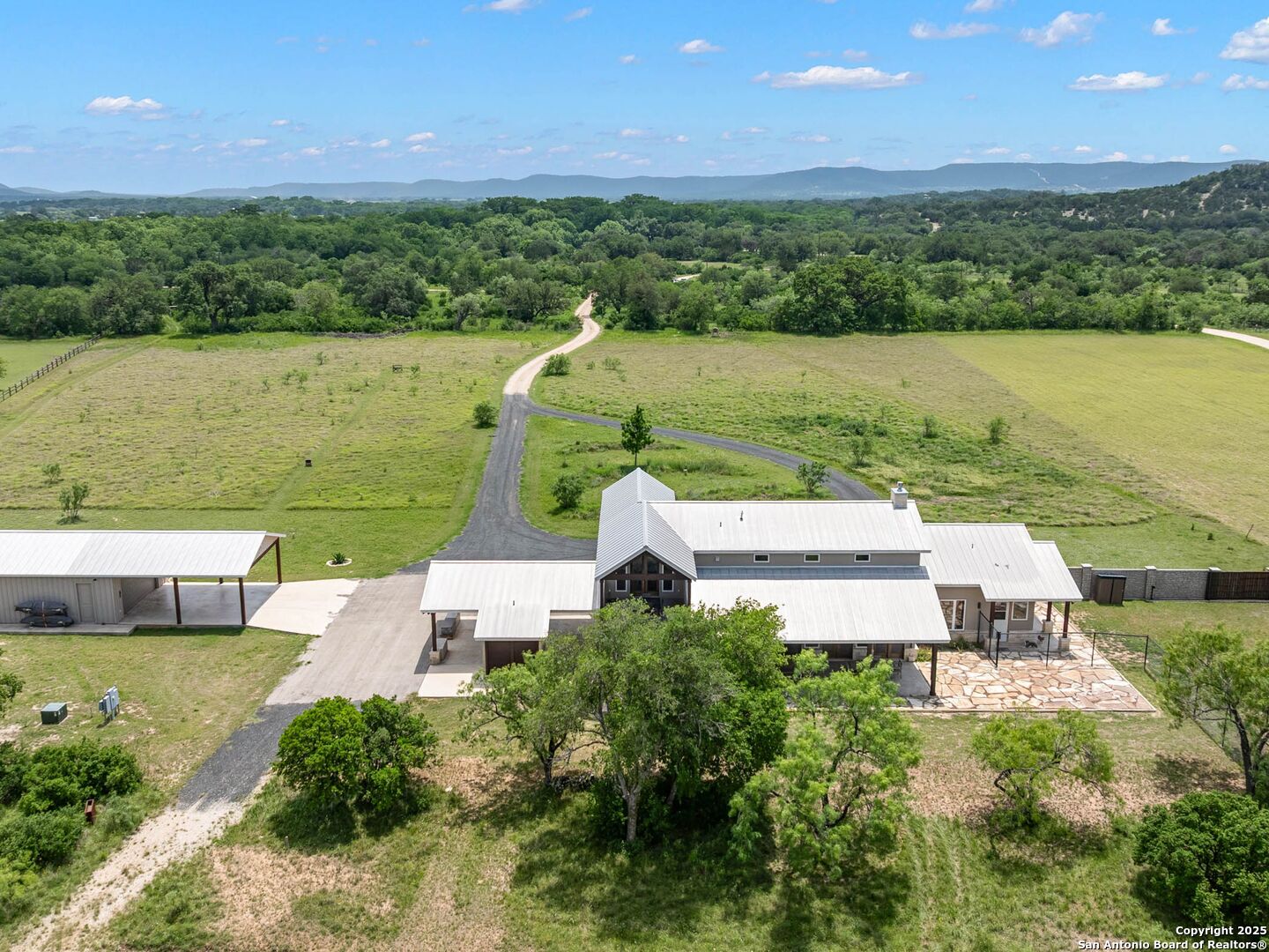 main property photo 8