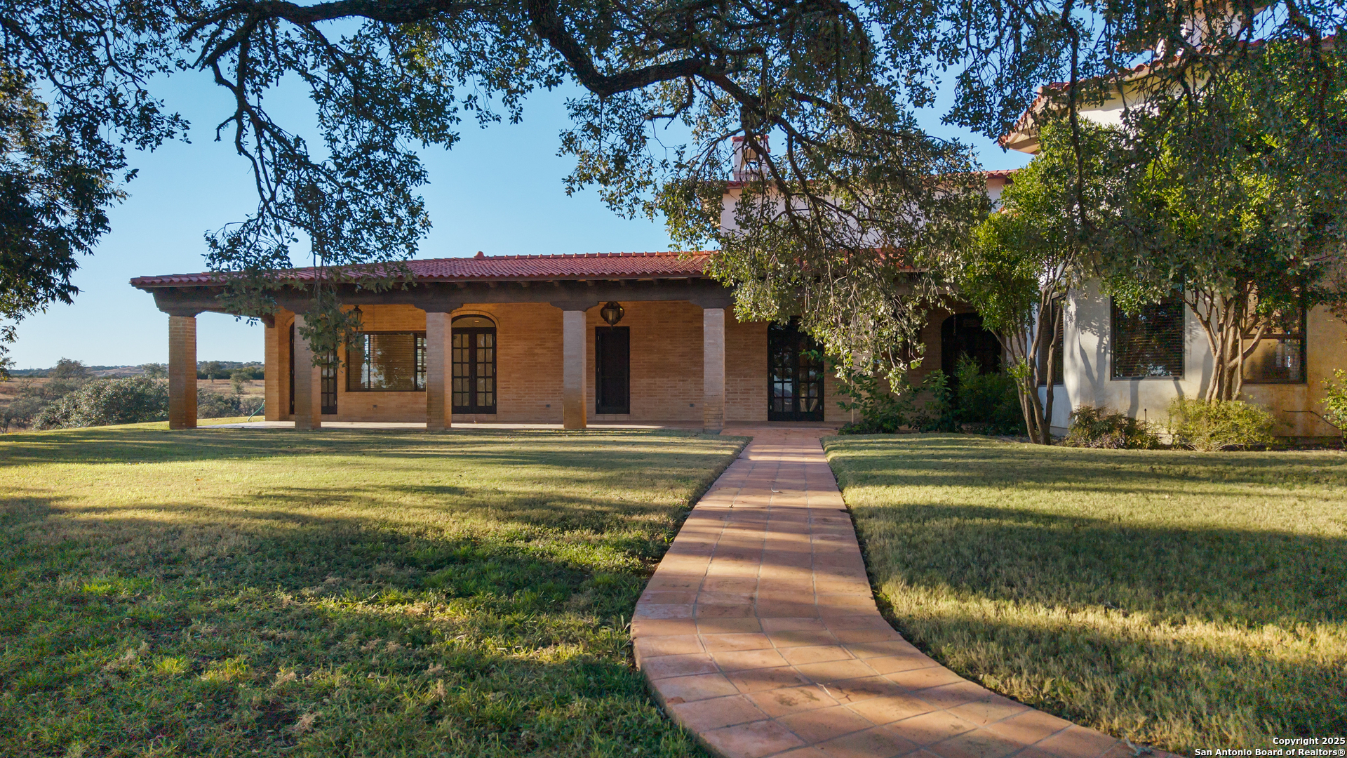 main property photo 18