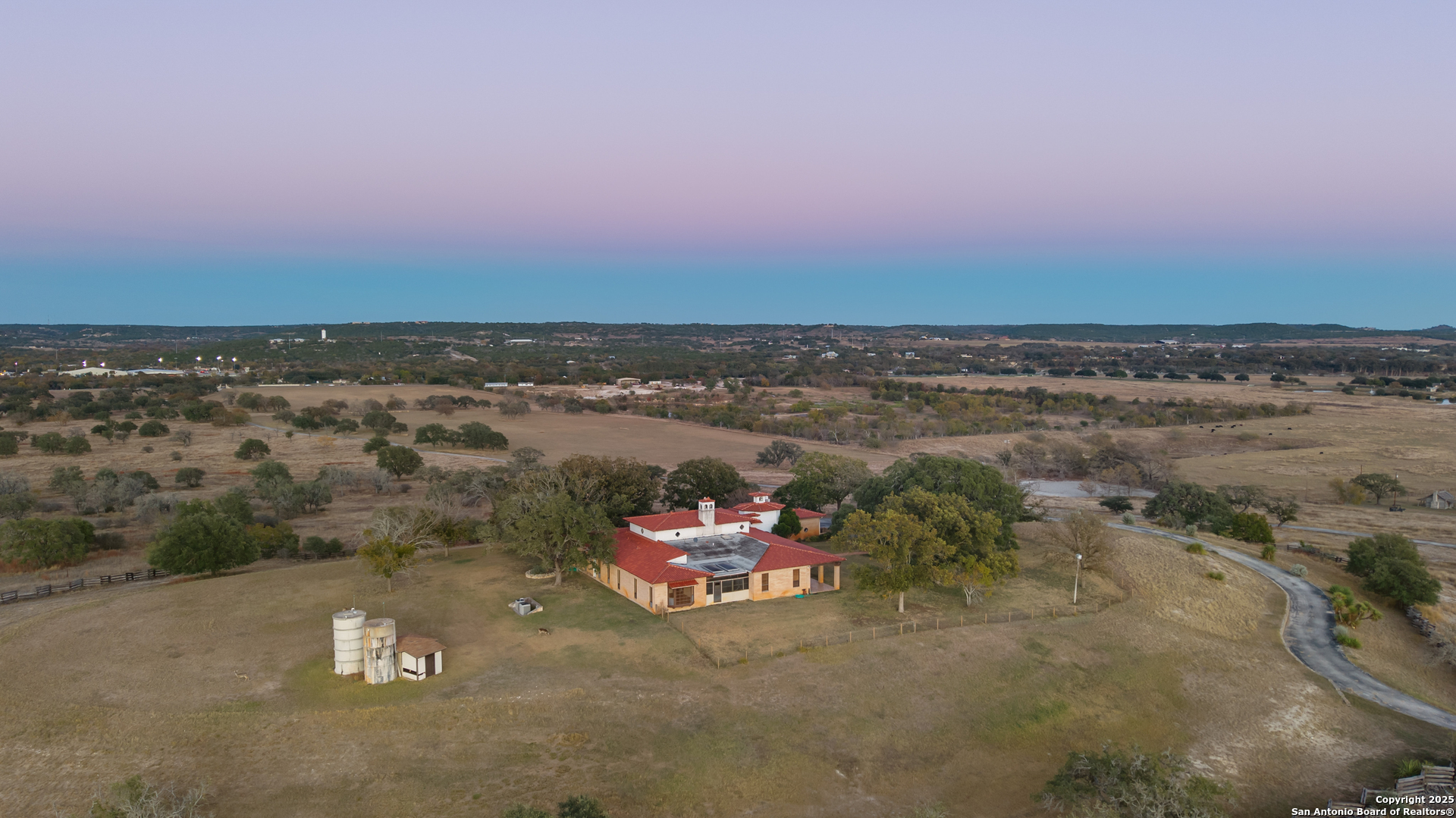 main property photo 8