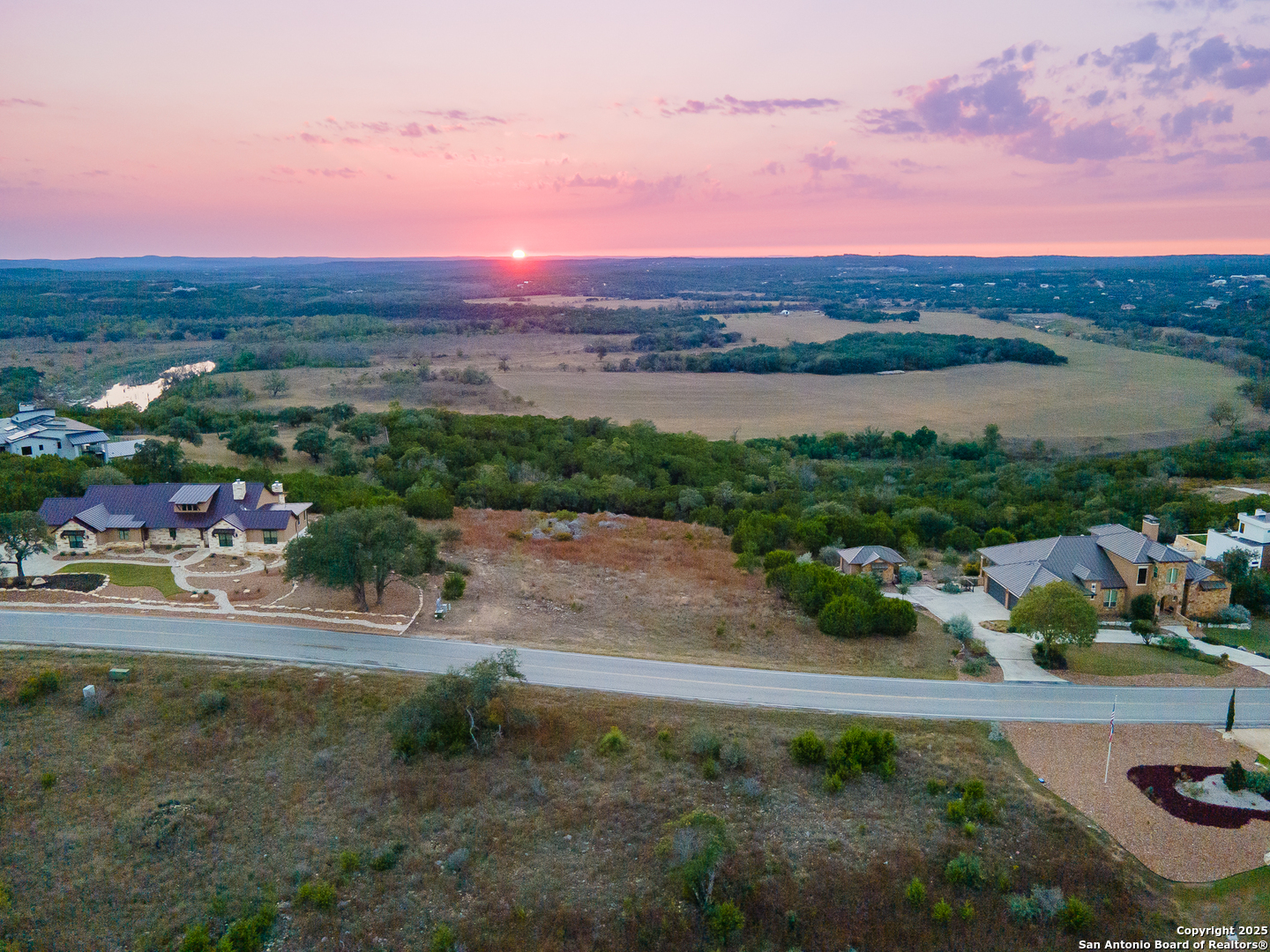 main property photo 9